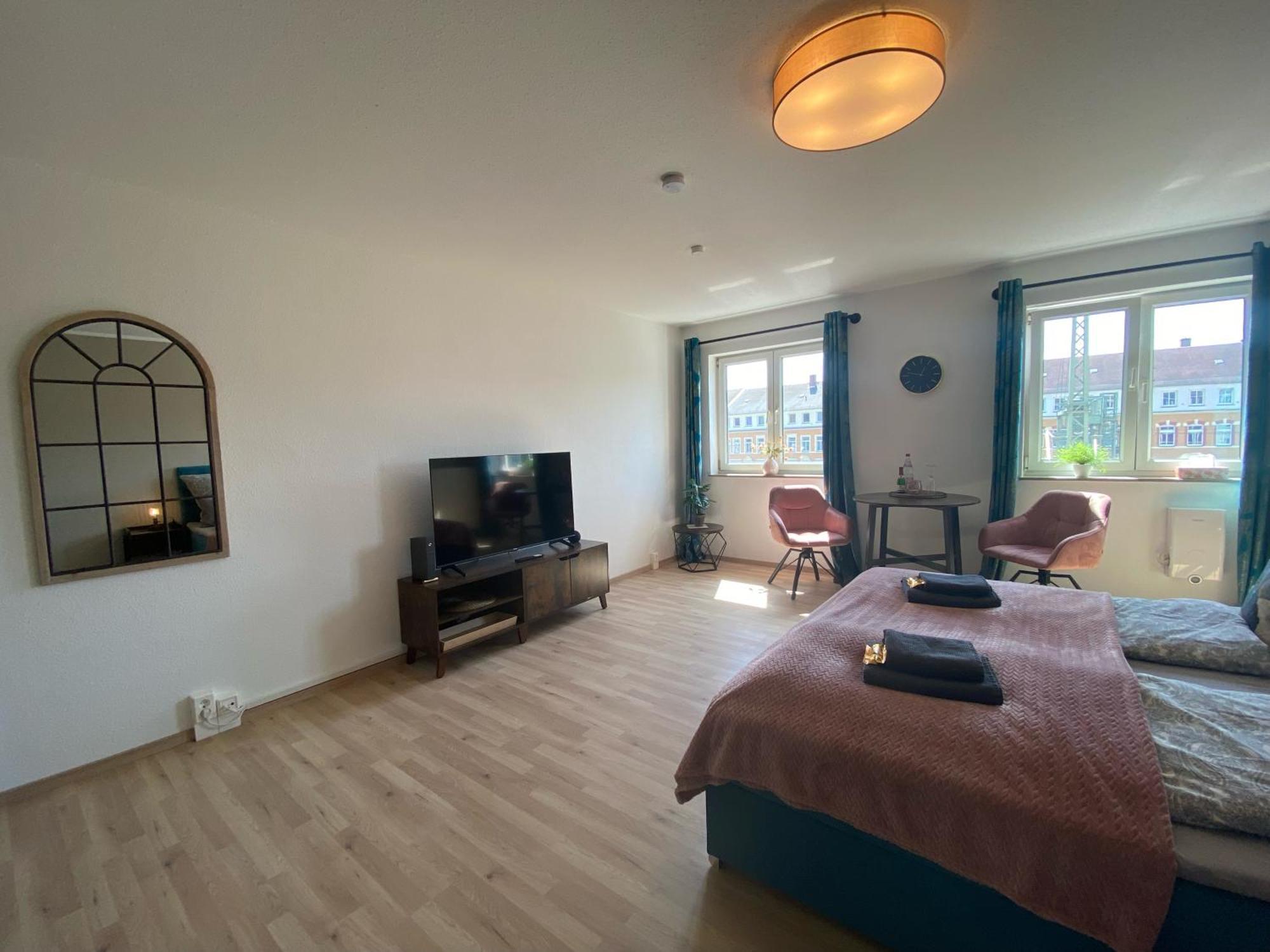 Wohnperle Neustadt - Zentral, Kostenloser Parkplatz, Lift, Klimaanlage Apartment